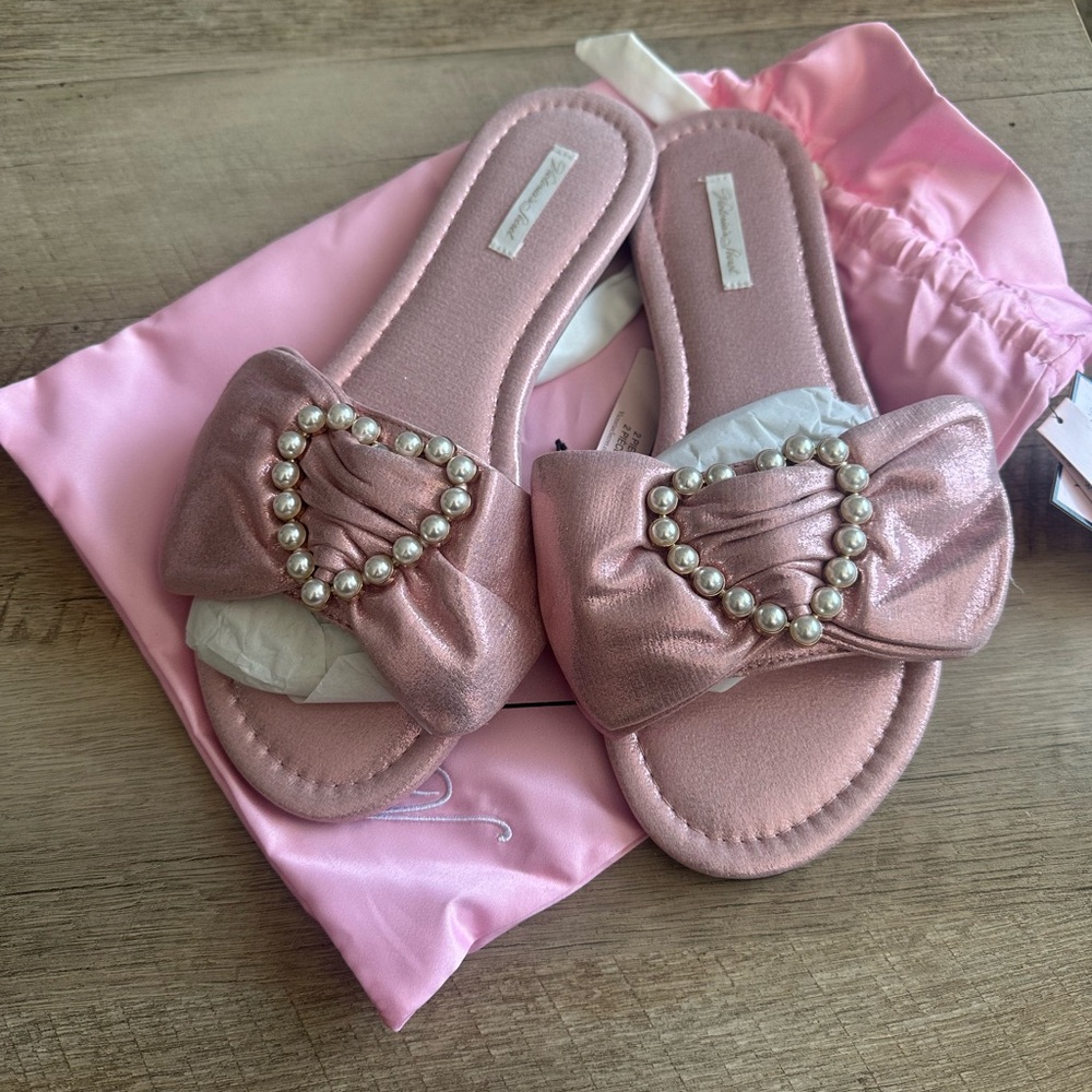 Victoria's Secret Pink Slippers with Pearl Heart